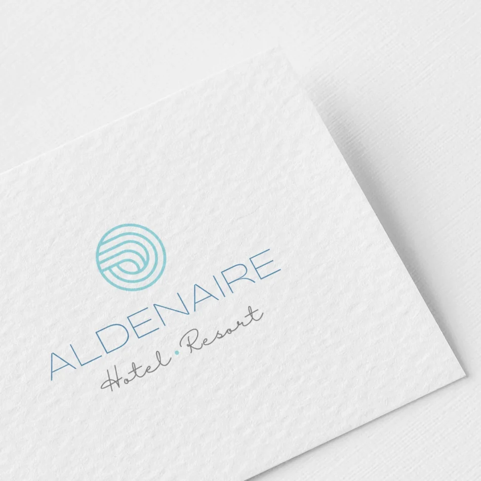 mockup con template canva di logo per hotel