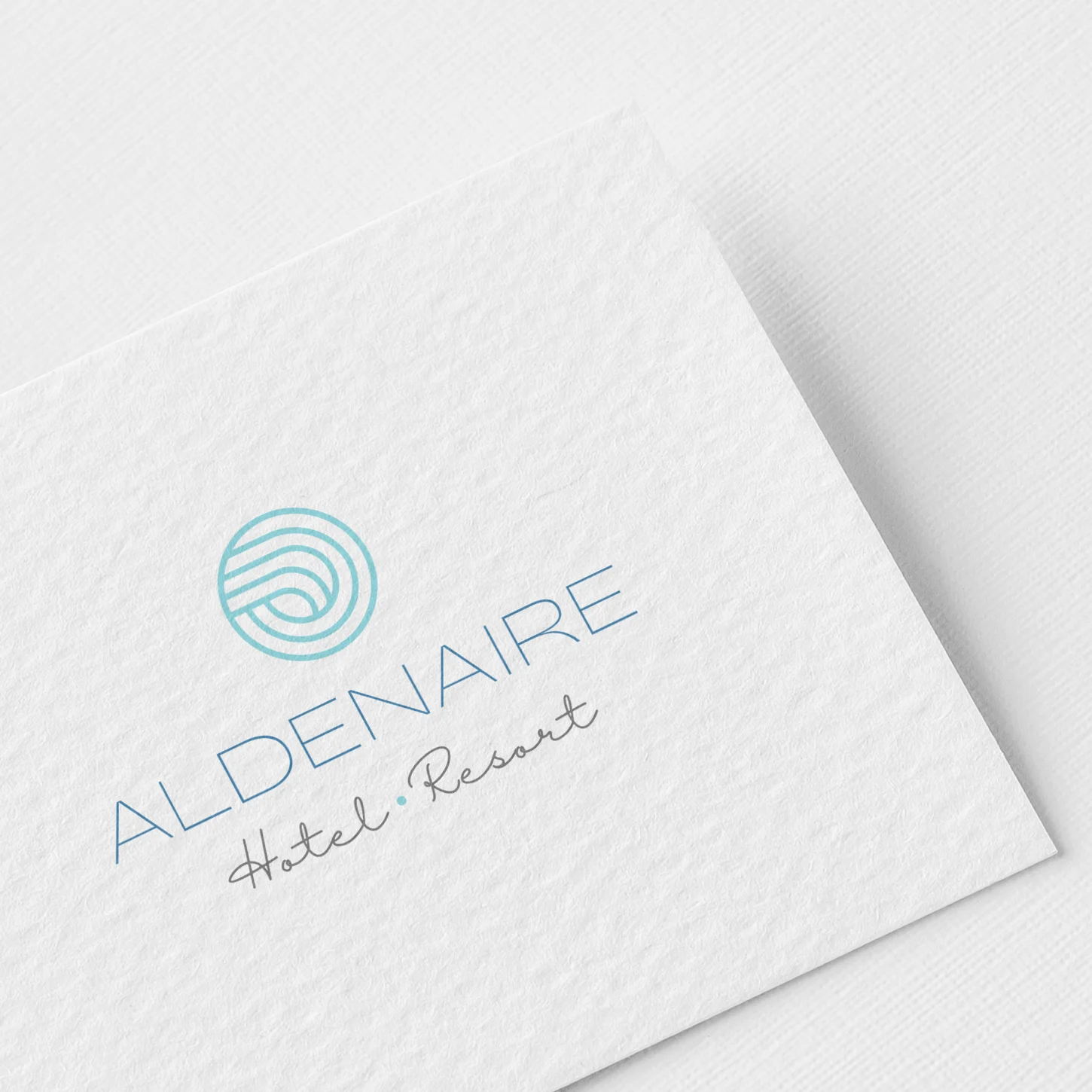 mockup con template canva di logo per hotel